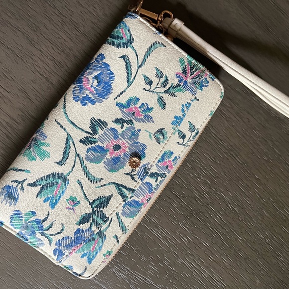 Lauren Conrad Floral Ziparound wallet - Picture 1 of 3